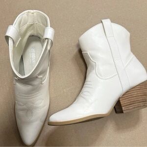 Rocky White Ankle Booties Western Style
